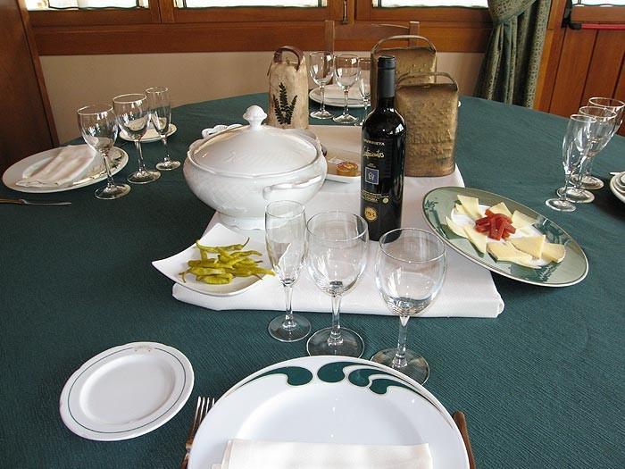 Hostal Lorentxo Olave Ngoại thất bức ảnh